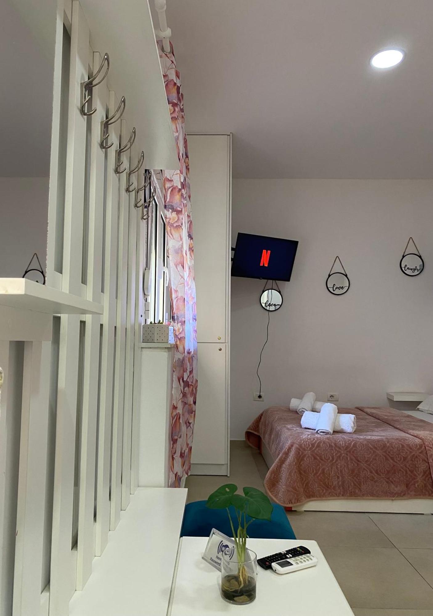 Ayso Inn Tirana City Center ภายนอก รูปภาพ